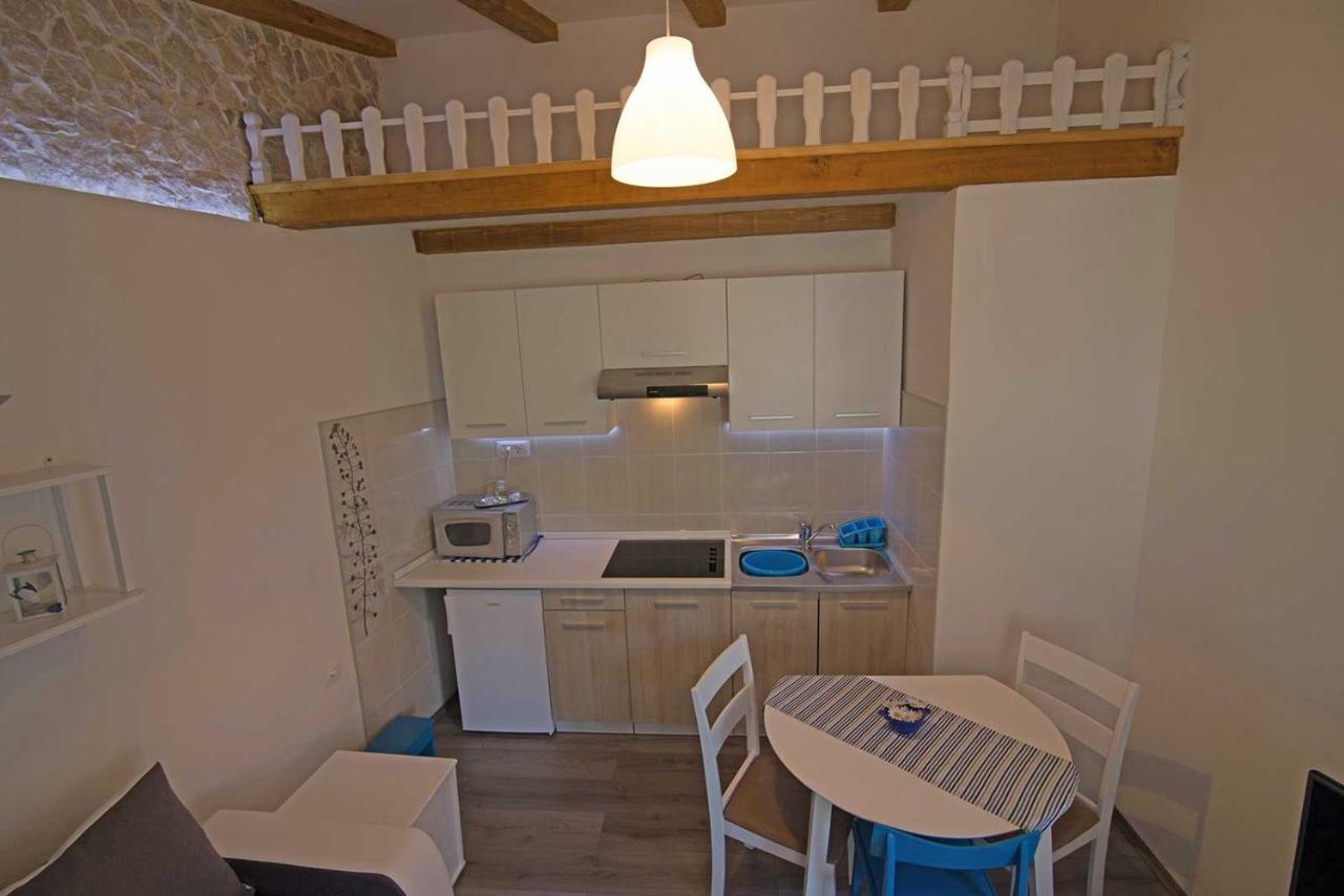 Apartments By The Sea Veli Losinj, Losinj - 7959 מראה חיצוני תמונה